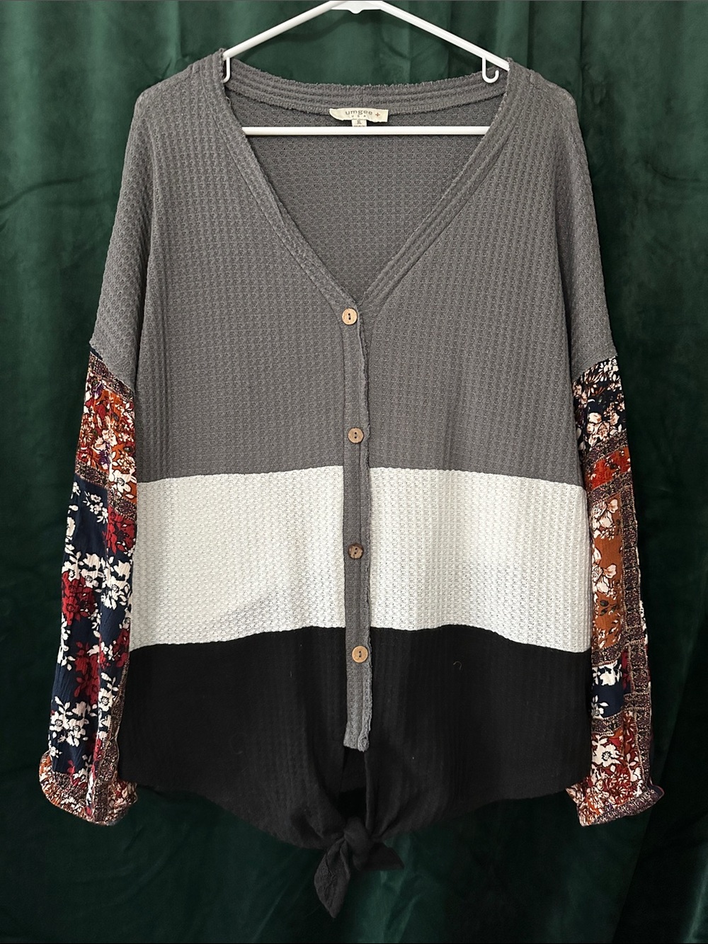 Waffle Knit Colorblock Button-Front Women's Sweater - Gray/White/Black